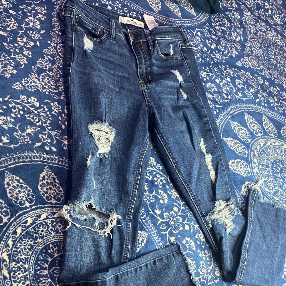 Hollister Women's Distressed Dark Blue Skinny Jeans
